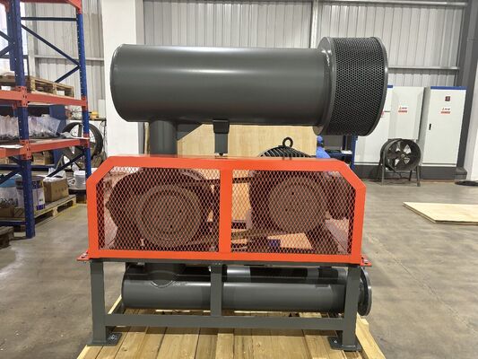 ルーツ回転ローブ吹風機 産業用アプリケーションでの性能向上のために三ローブ設計と水冷却を備えています