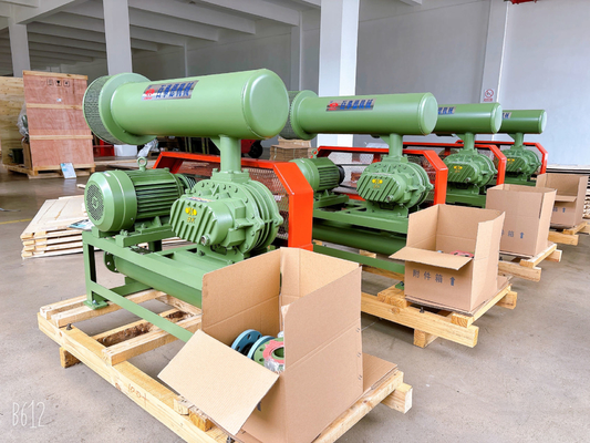 4.89-17.86m3/Min 100mm ポートダイア 10KPA - 50 KPA トライローブルーツ吹風機